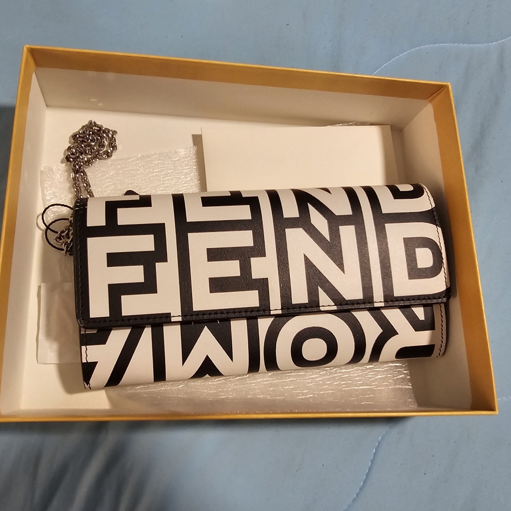 LIMITED EDITION, Fendi X MARC JACOBS Monochrome Logo Chain Wallet